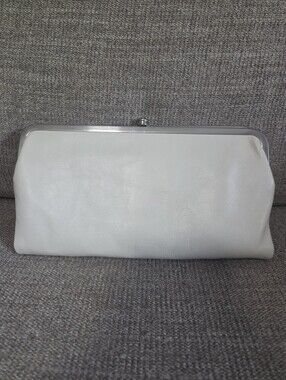 Hobo Lauren White Leather Magnetic Kiss-Lock Clutch Wallet